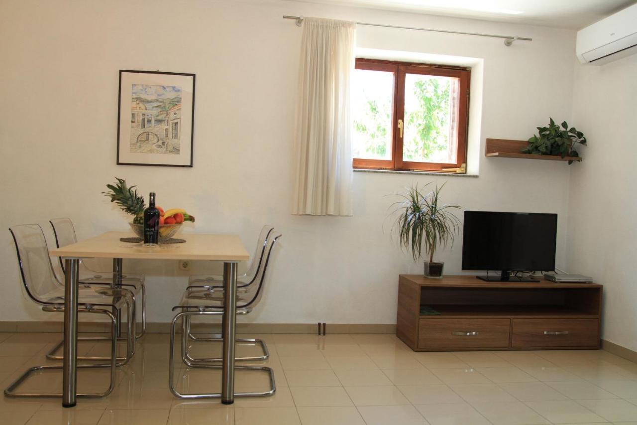 Holiday Apartment Rokov ซาดาร์ ภายนอก รูปภาพ